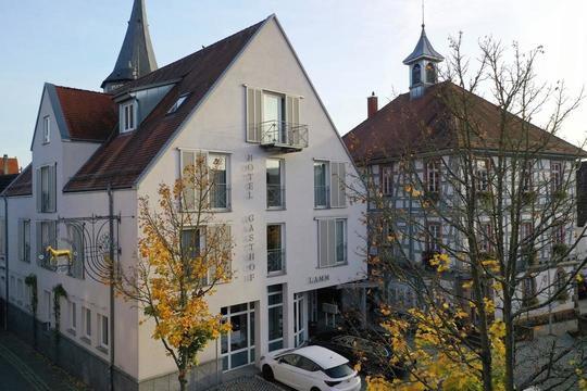 Außenansicht Hotel Lamm / © Michael Meyer